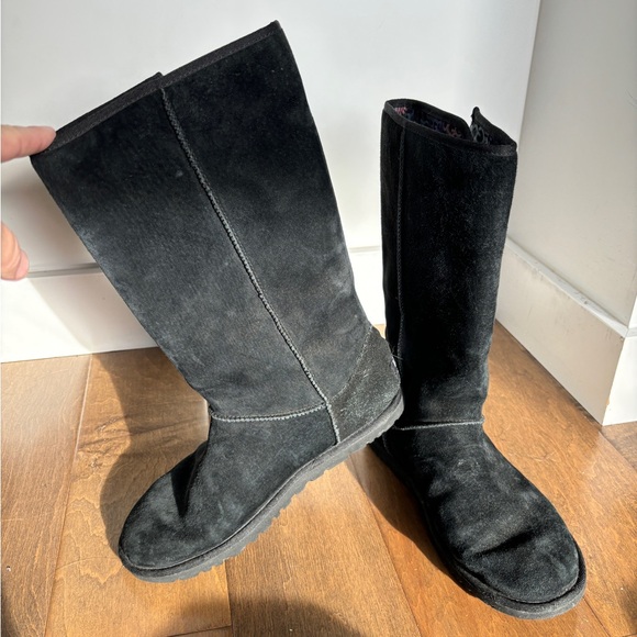 UGG Boots - Picture 9 of 12